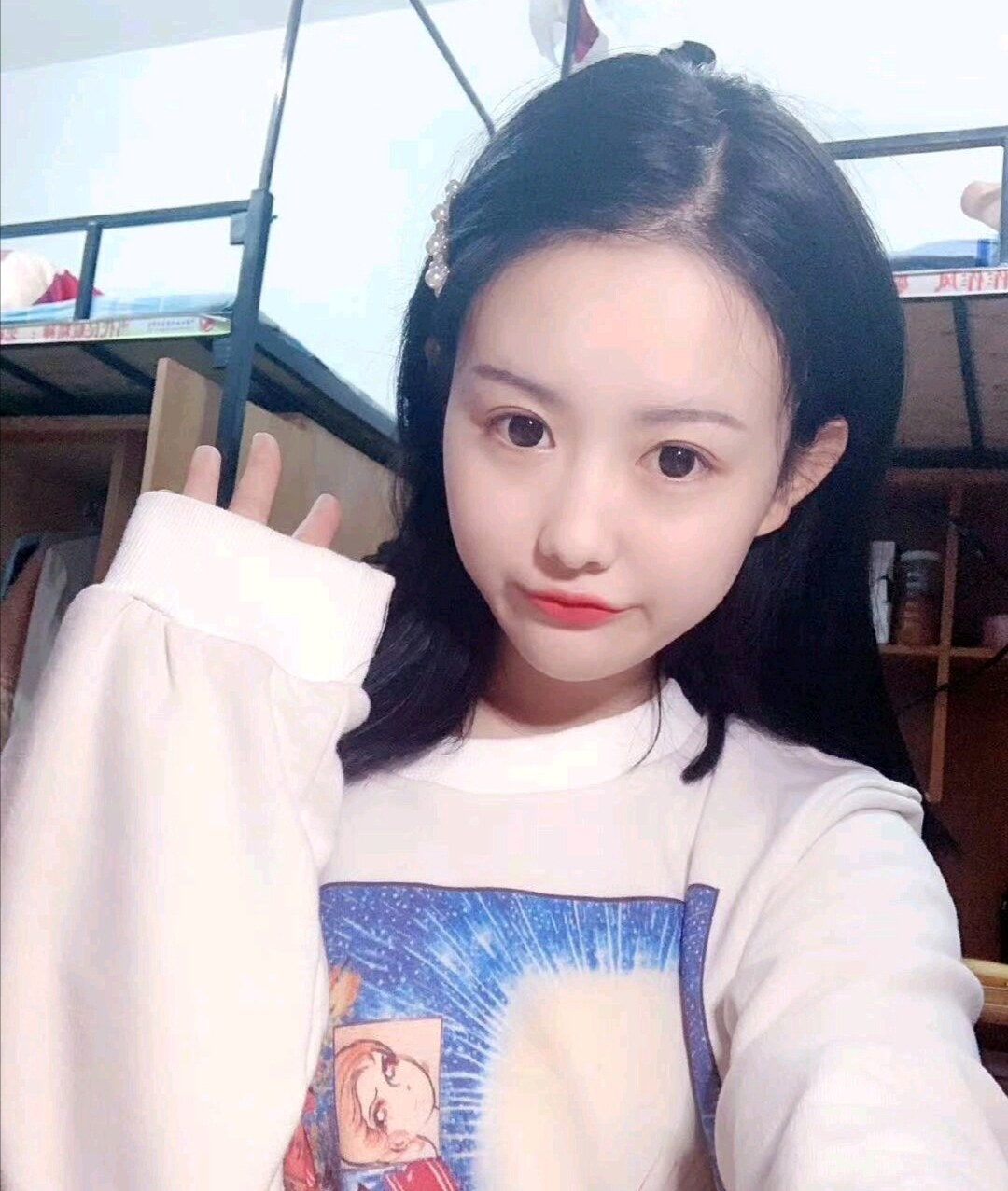 白嫩学生妹，BB特别紧，叫声也挺清脆
