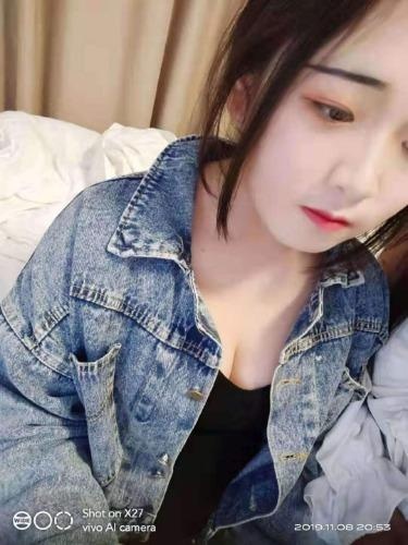 大胸妹子口活跟服务都可以，性比价还行
