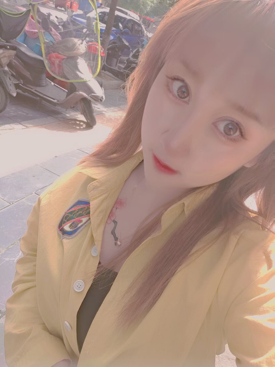 脸蛋还不错的妹子，很适合泻火