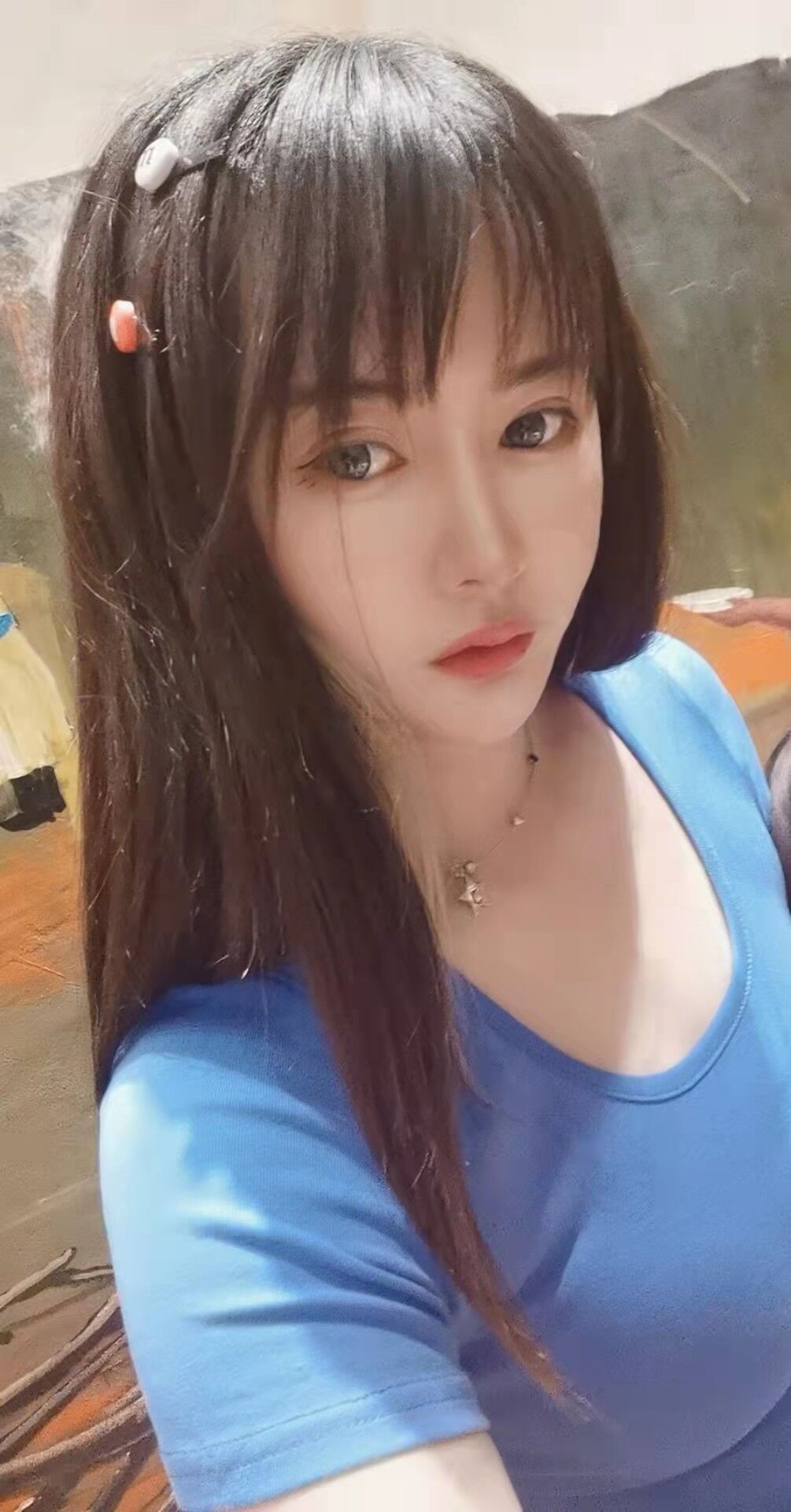 漂亮骚妹，腰细胸挺，服务全