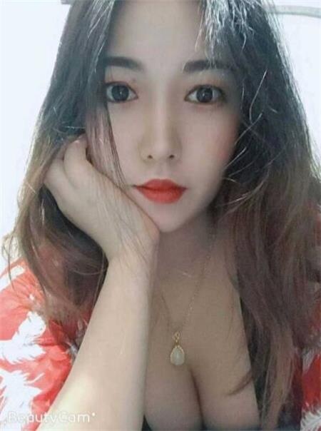 性感美少妇，服务非常安逸