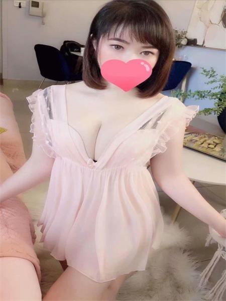 身材火辣，颜值好的服务型妹子