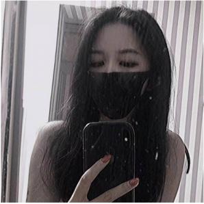 自称主播兼职，性感妖娆，很妩媚