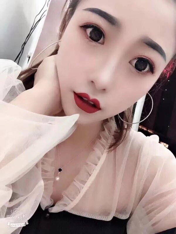 爆艹水嫩小御姐，干的腿都软了