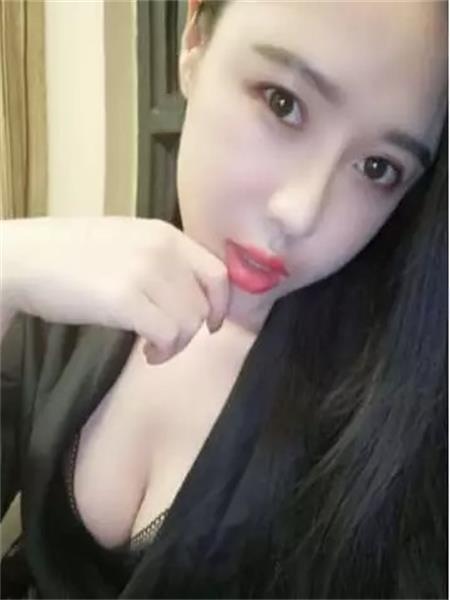 黑丝大长腿，妹子下面紧，包裹感极强