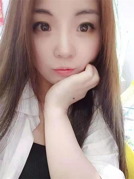 服务周到，性格温柔的小美女