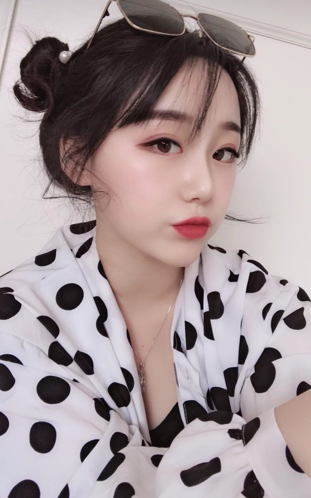 楚楚动人的美女一枚，服务不机车