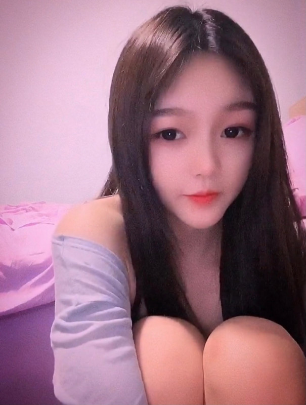 漂亮兼职妹子，颜控腿控好福利