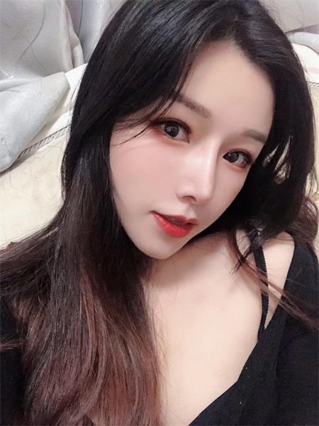 魔鬼身材的性感美女