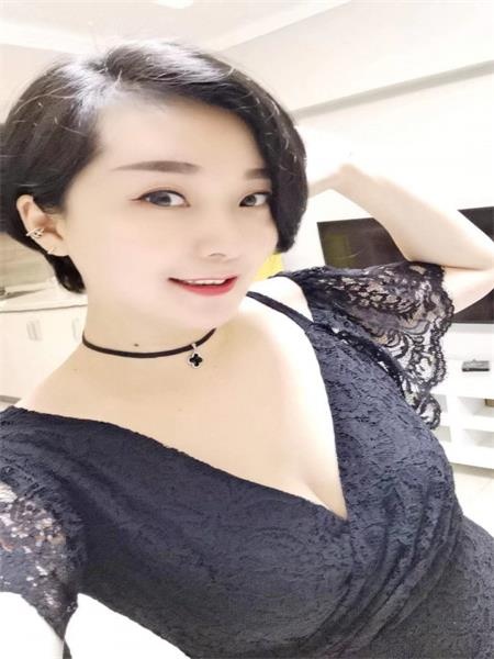 身材好，皮肤好，下面很紧