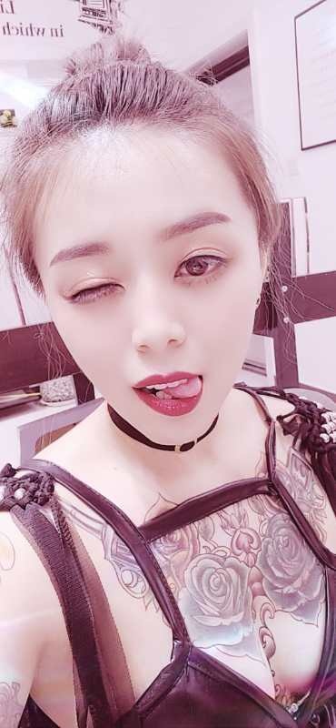 颜值、身材都不错的美女，服务不机车