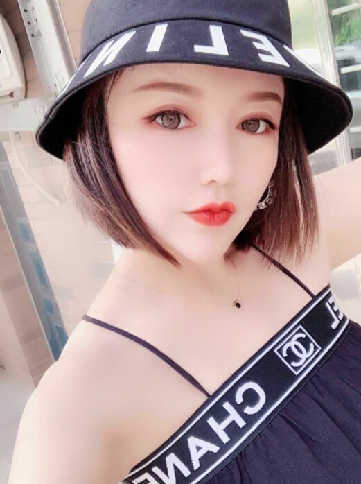 苗条美少妇，肤白貌美，蝴蝶B