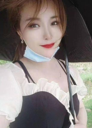 妹子口活一绝后入爽