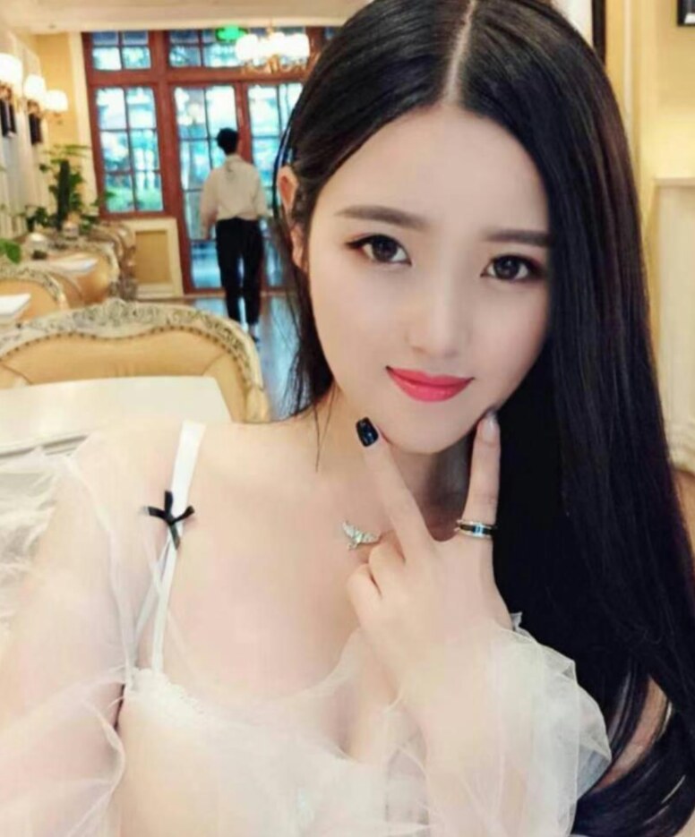 分享一个96妹纸贝贝，很清纯