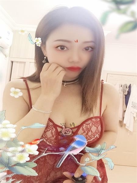 服务非常爽的大胸女，值得体验