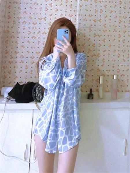 妹子前挺后紧，特别吸人，太爽了