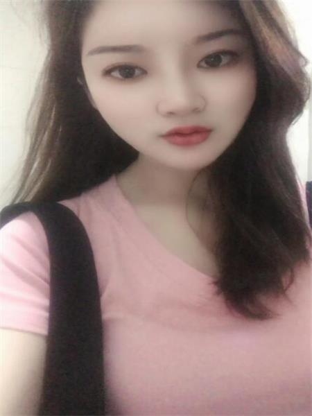 肤白貌美的妹子，口活不错，姿势配合