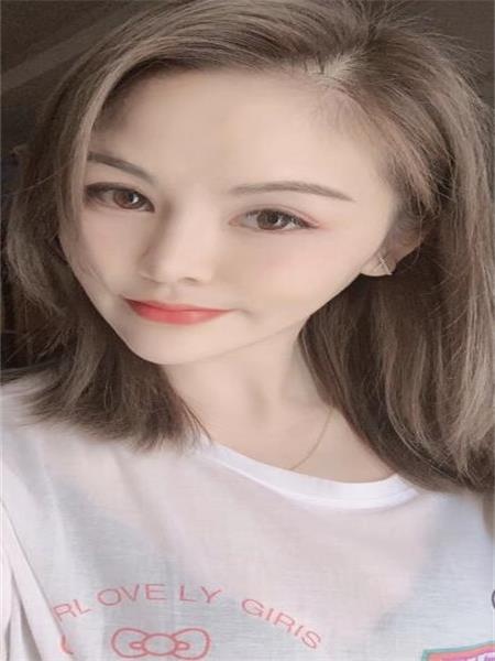 娇小型妹子，口活爽，啪啪很舒服