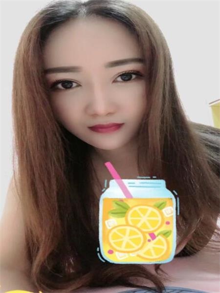 小翘臀，妹子后入屁股真的挺爽