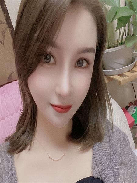 颜值靠谱，身材挺好，体验到位