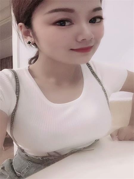 服务卖力的小妹，温柔听话