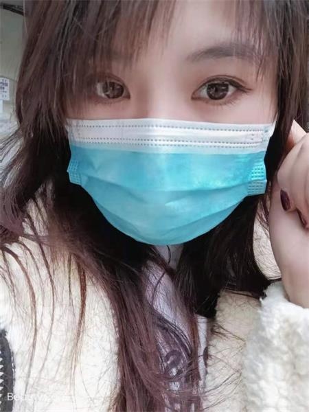 可爱大胸妹，态度很好，不机车