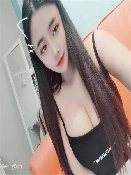 大胸风骚妹，进门就上手，爽的很