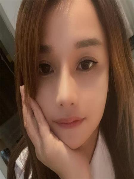 玩剧情的诱惑妹子，叫声充满了诱惑