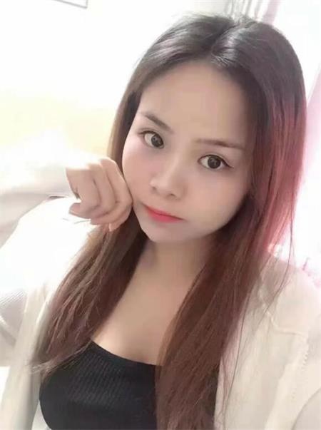 妹子挺年轻，体验也不错