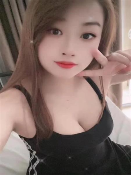 服务超级爽，大胸性感小可爱