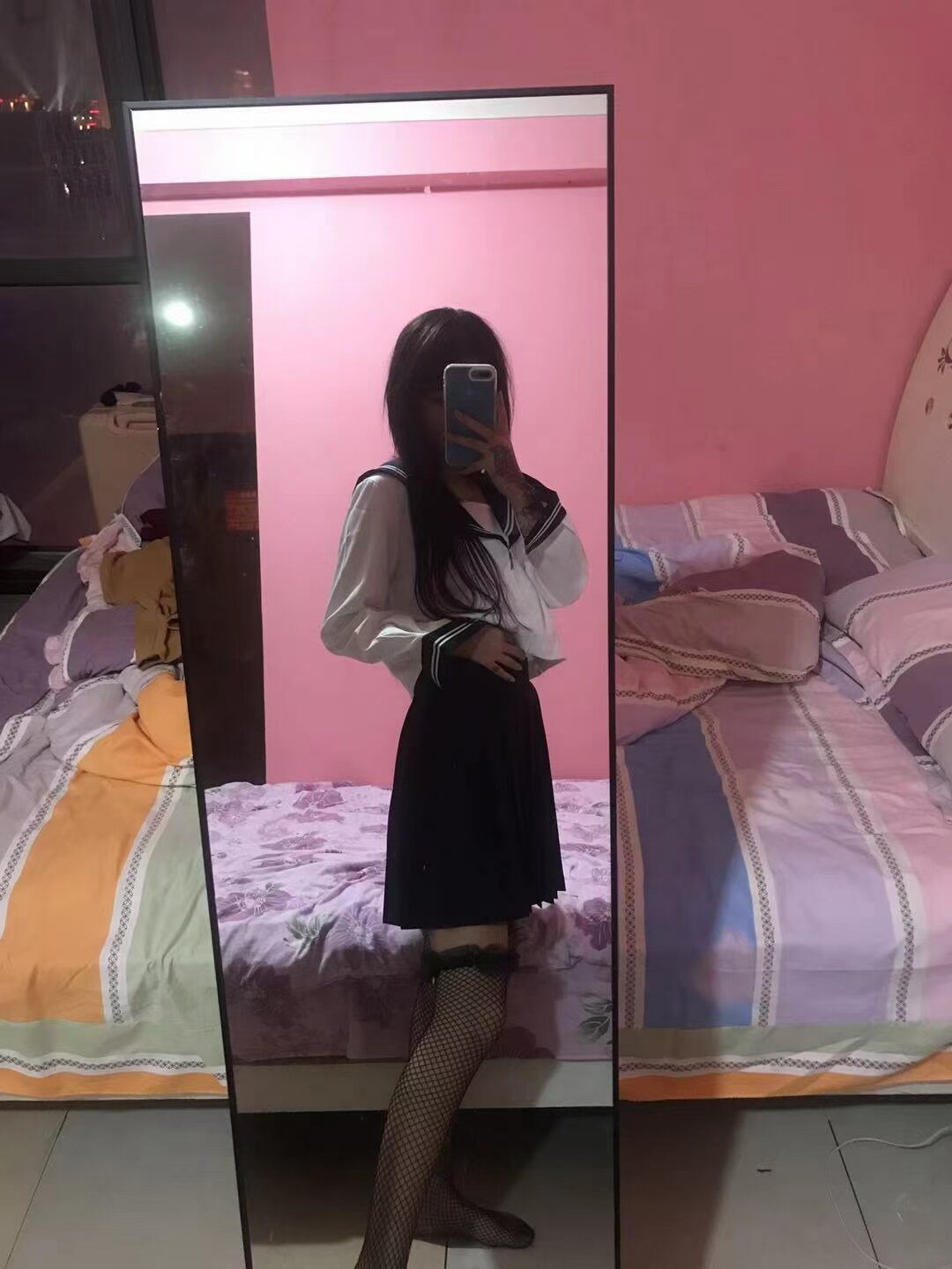 长相甜美的美女，服务还看人
