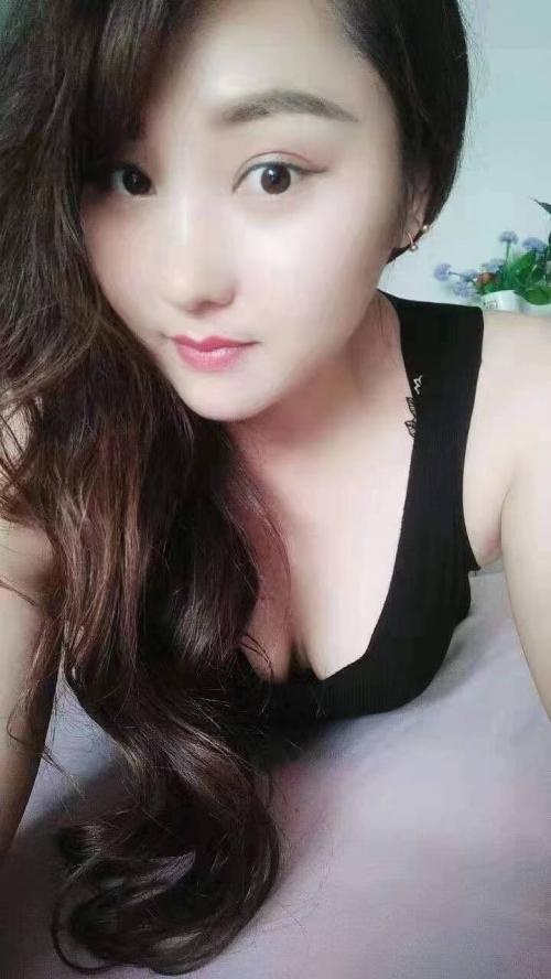 和大胸小美女做爱就是享受