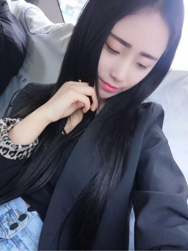娇小嫩妹，筷子腿，可以抱起来干