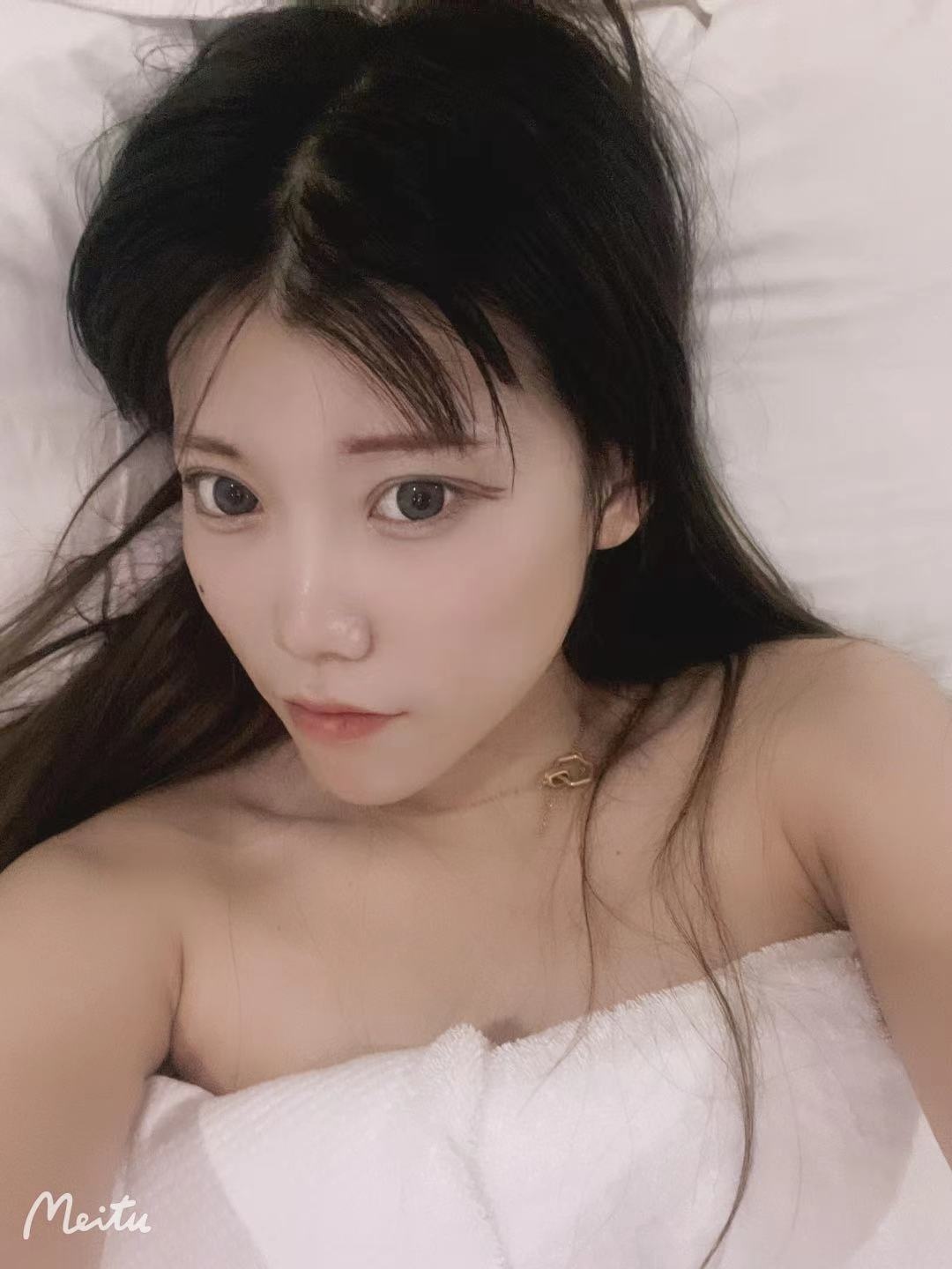 妹子颜值尚可，服务态度很好，后入舒服