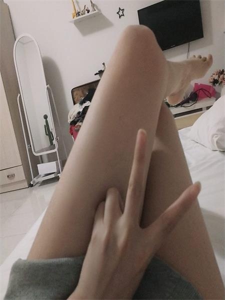 小姐姐水很多，一直流，非常骚