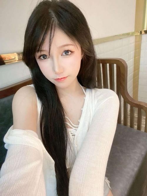 下面会动的骚妹，玩得开，人很温柔