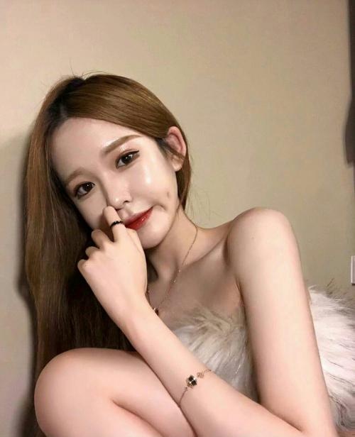 欲望强烈，爱爱投入的妹子，把我搞了