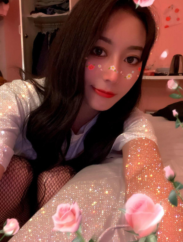 性价比很高的美女，娇喘不断