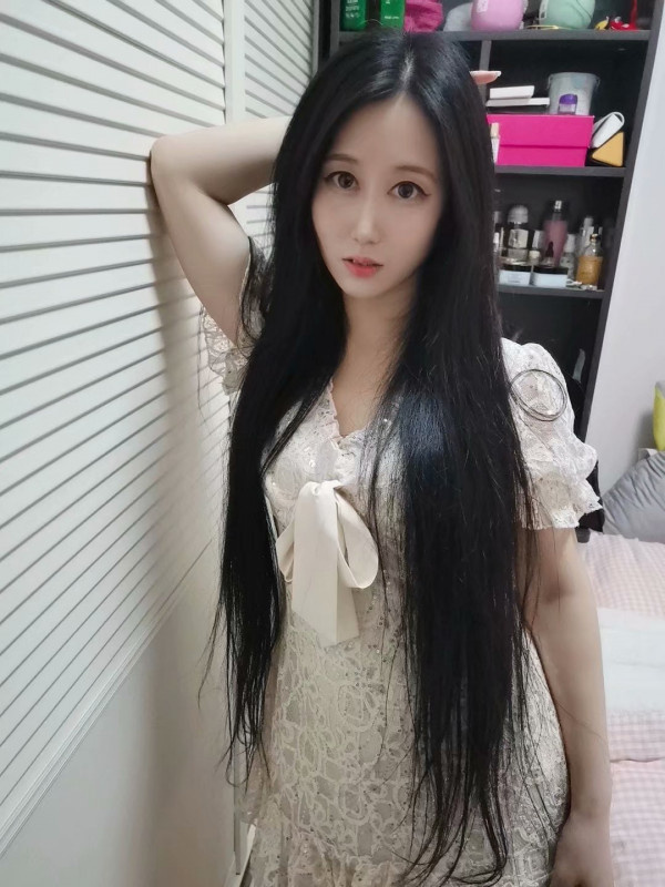 95年的妞儿是个荡货，颜高条正