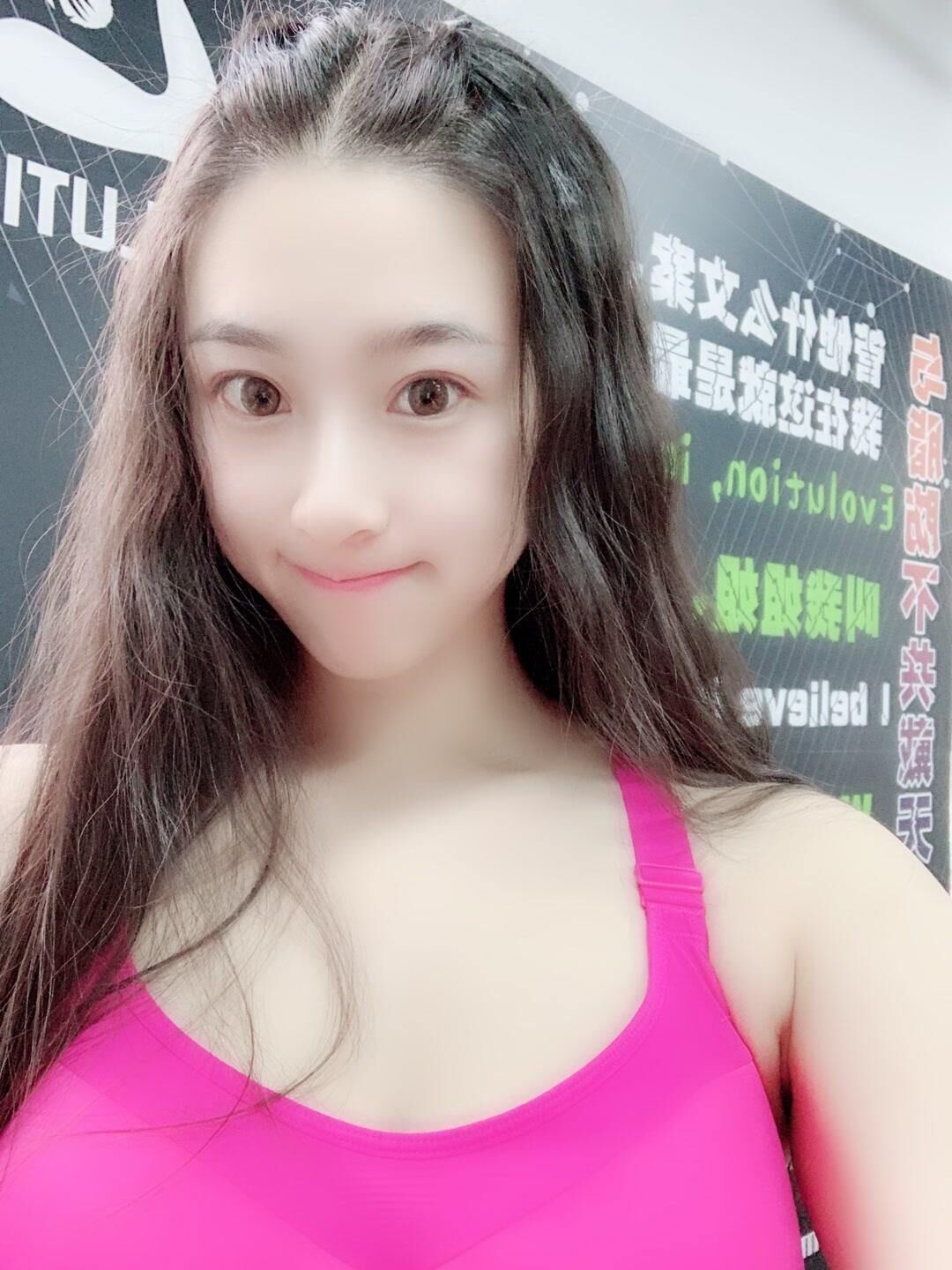 34D大奶，上凸下翘，手感超好