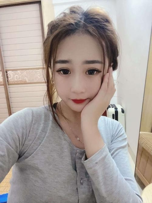 粉骚辣妹妹，性感火辣