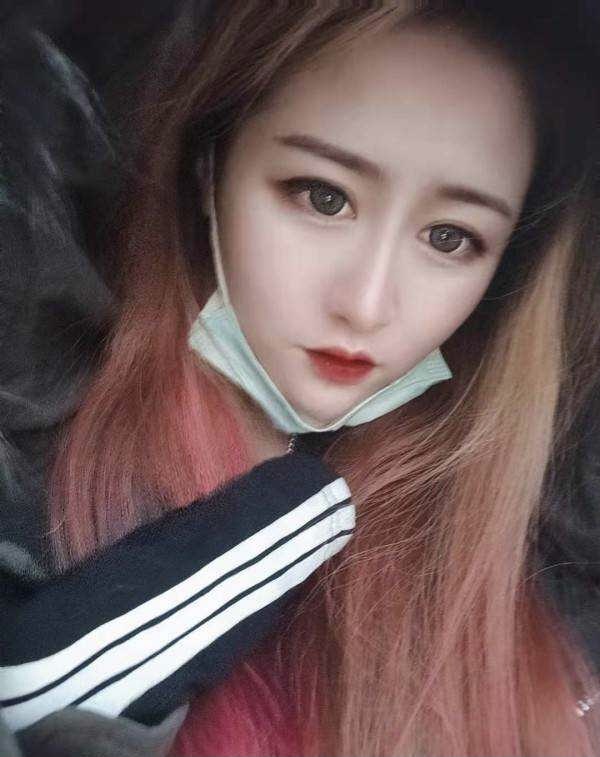 物资学院特温柔的新人思思 长相甜美不机车