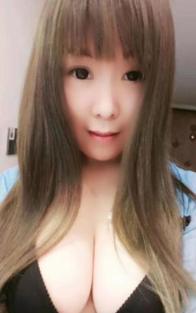 性感火辣，风骚豪乳，十分诱人