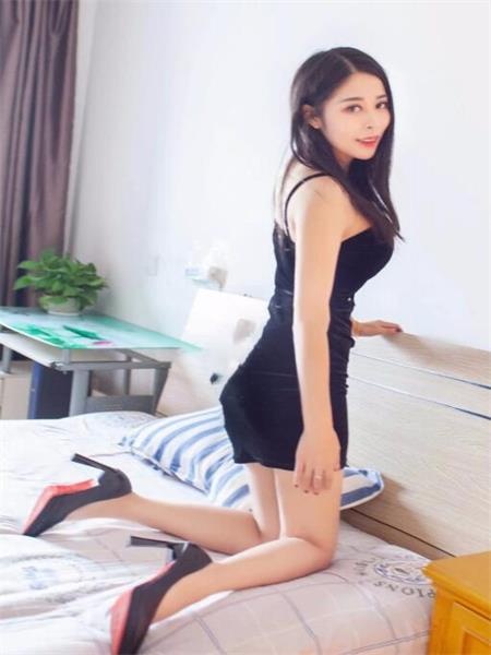 漂亮嫩少妇，泻火非常高，自行体验吧