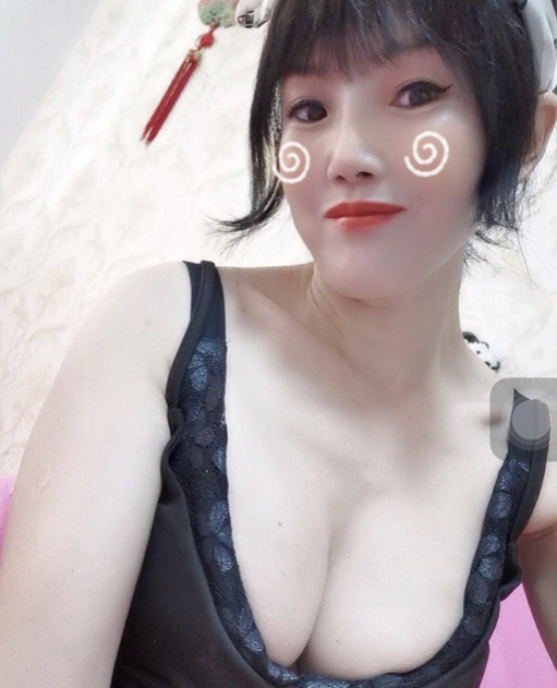 服务很到位的轻熟女，泻火好选择