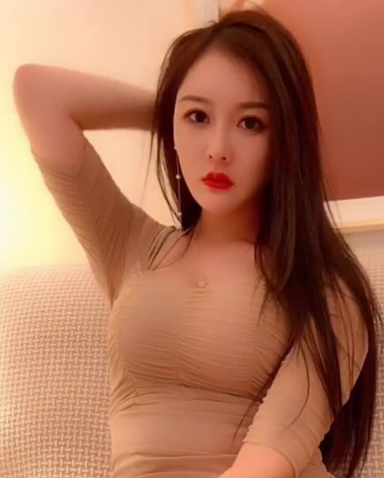 兼职小姐姐，身材性感，很有魅力