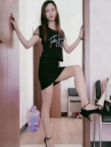 年轻真实兼职妹子，身材苗条，泻火好