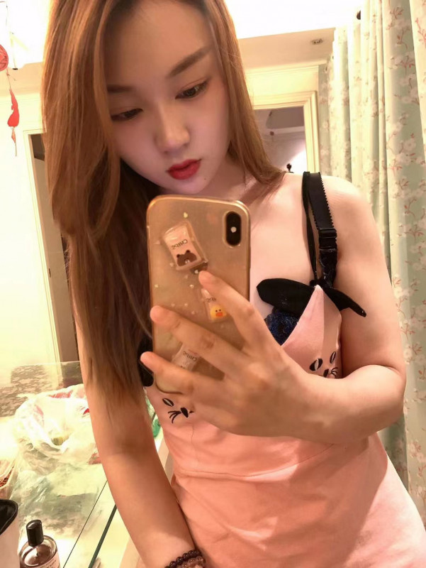 性感小嫩妹，服务挺温柔，很敏感