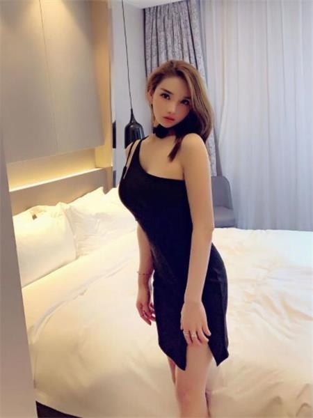 姐姐口技非常棒，舌头很灵活