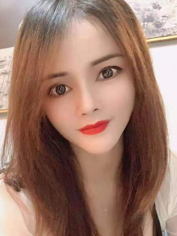年轻健谈美少女，身材好，服务赞